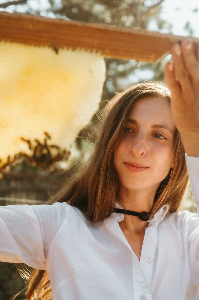 Honey, Venom & the Sacred Medicine of Bees with Courtney Cosgriff